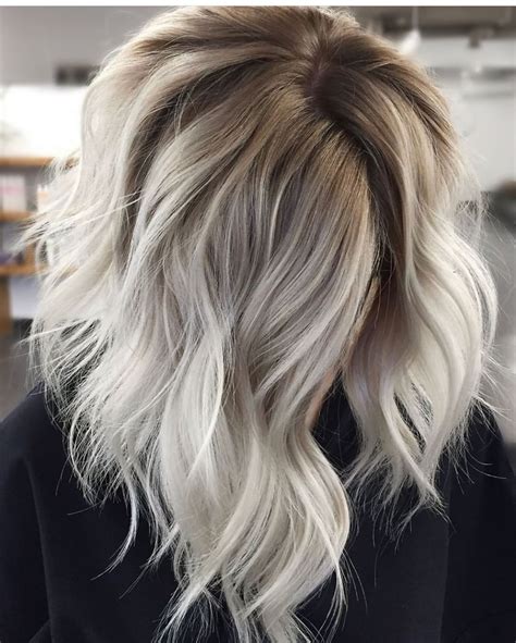 Education & Inspiration on Instagram: "That shadow root doe 🙊 by ...