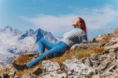 Olga Kobzar | Scrolller