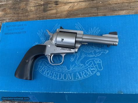 Freedom Arms model 83 454 Casull 4" Stainless Premier Grade