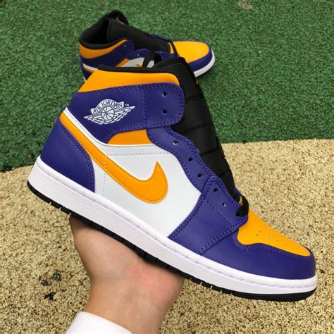 2023原創dq8426-517 Air Jordan 1 Mid Lakers 白色紫色黃色 AJ1 籃球鞋 | 蝦皮購物