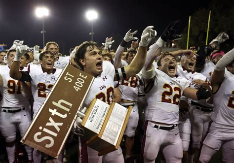 Claremont-Mudd-Scripps football team holds off Pomona-Pitzer, retains ...