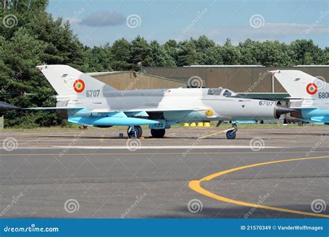 MiG-21 imagen de archivo editorial. Imagen de potencia - 21570349