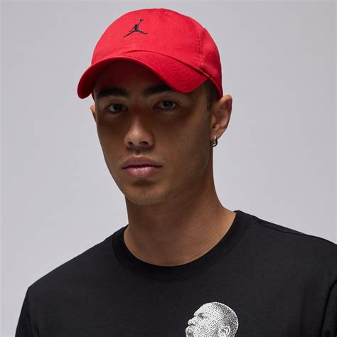 Rot Club Cap. Nike AT