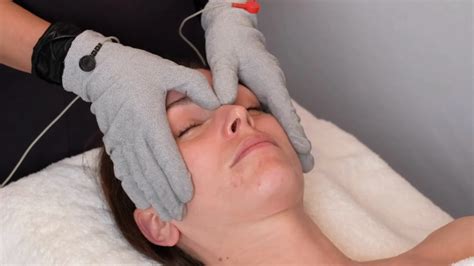 Beauty Spa Salon Use Ems Microcurrent Gloves Face Lifting Micro Current ...