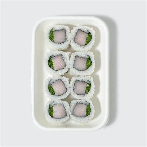 Yellowtail & Scallion Roll (8 Pieces) | The Goblin