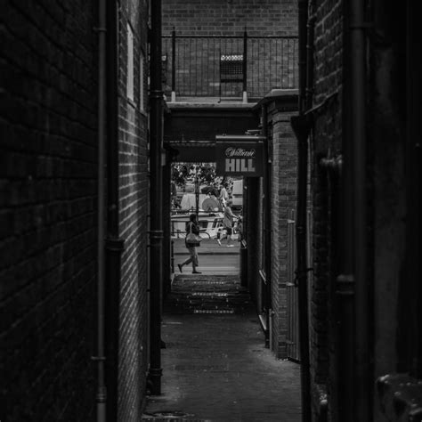 a Look through an alleyway - Oly E-M10 mkII : r/M43