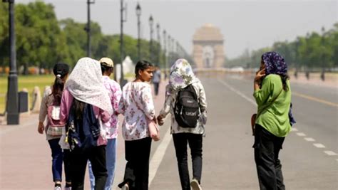 Tourist Says Uber Driver Left Him Midway in 45°C Delhi Heat, Demanded ...