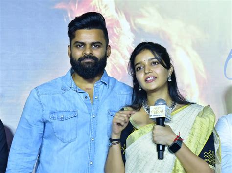 Month of Madhu : 'మంత్ అఫ్ మధు' ప్రెస్ మీట్ ఈవెంట్ ఫోటోలు.. తేజ్ అండ్ ...