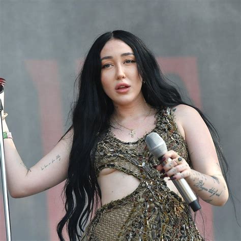 Navigating Speculation: Noah Cyrus and Plastic Surgery