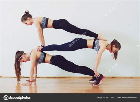 39+ Awesome Yoga Pictures For Three People | Three person yoga poses ...