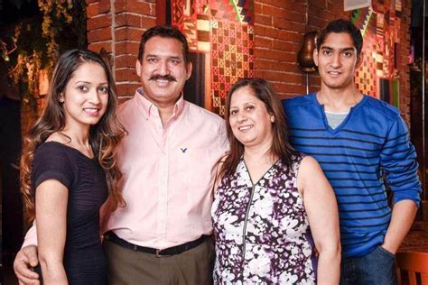 This Chef Offers Free Meals To Canada's Homeless If They Knock On His Door