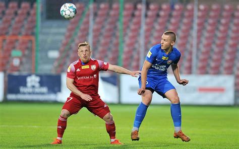 Shortest Soccer Players Worldwide: Uncovering the Global Dynamo Dimensions