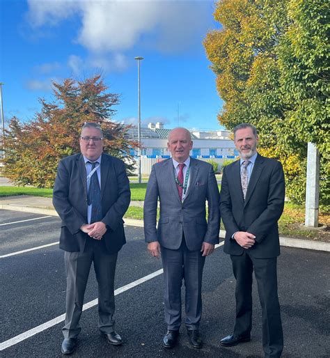 HSE CEO makes first visit to Midlands Regional Hospital Portlaoise ...
