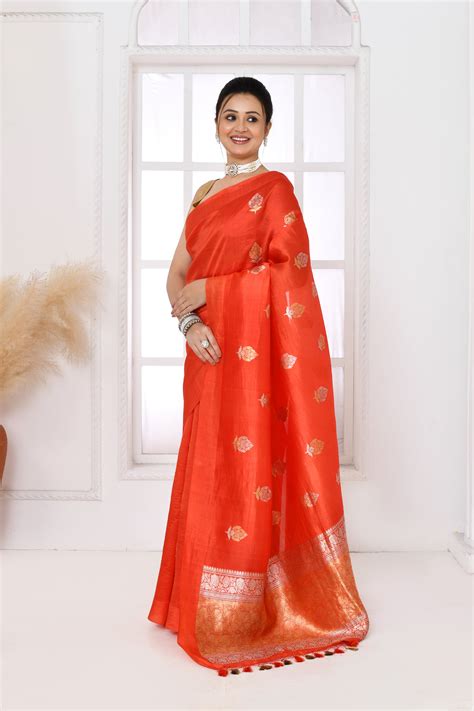 Pure handloom Banarasi katan silk saree with floral pattern kadwa weav ...