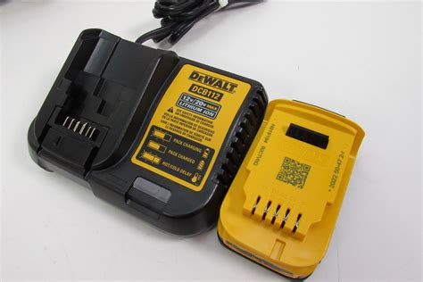 DeWalt DCS571 20V Lithium-ion Brushless Cordless 4-1/2'' Circular Saw Kit