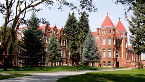 When is spring break 2024 for Arizona's universities and colleges?