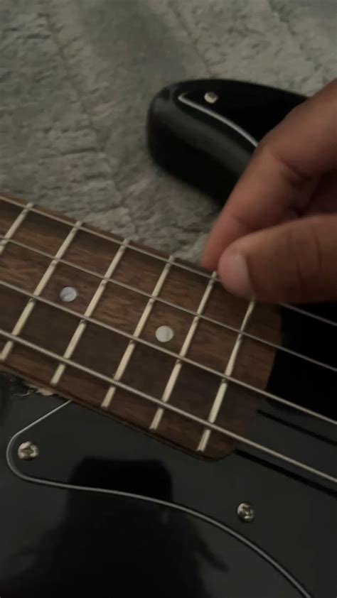 What is this buzzing from the G string I know it’s not fret buzz due to ...