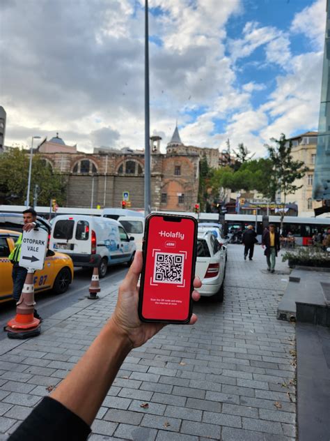 Holafly eSIM Review: Unlimited Data for Two Months