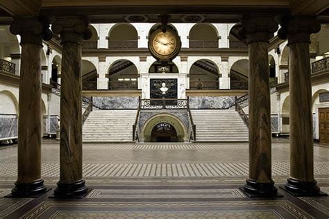 Drexel keeping quarter-based calendar