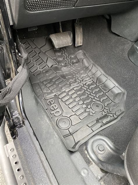 Mopar 82213860 Floor Slush Mats with Tire Tread Pattern for 14-18 Jeep ...