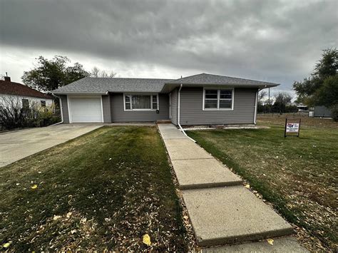 815 5th Ave S, Glasgow, MT 59230 | MLS #11217021 | Zillow