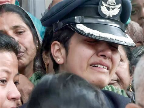 Tearful goodbye, gun salute and grief: Last rites of Wing Commander ...