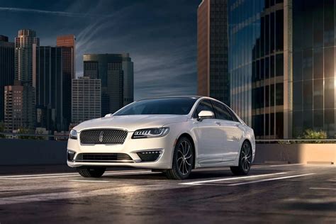 Inside the Lincoln MKZ and Continental – CheckIn