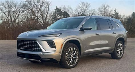 2025 Buick Enclave Review and Test Drive | Capital One Auto Navigator