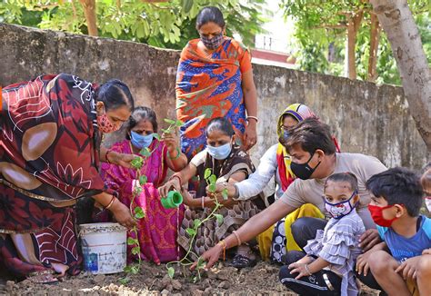 Introducing Environmental Awareness in Schools