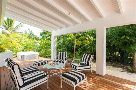 Understanding Currency Use in St. Maarten - Coral Villas