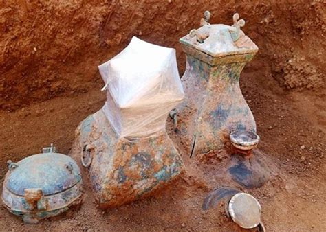 河南洛阳出土200座古墓 铜方壶或盛2千年前美酒 - 神秘的地球 科学|自然|地理|探索