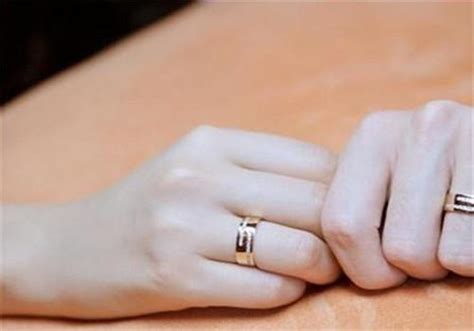 食指戴戒指是什么意思 男人戴戒指十个手指的含义是什么_婚庆知识_婚庆百科_齐家网
