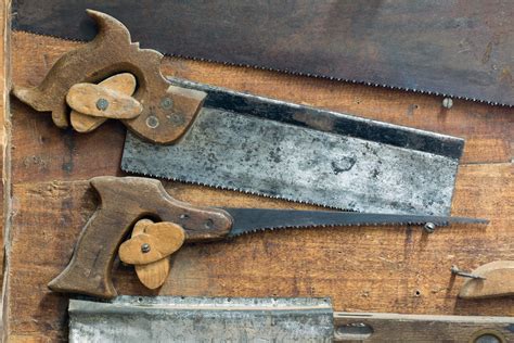 Antique Crosscut Saws Identification & Value (Expert Guide)