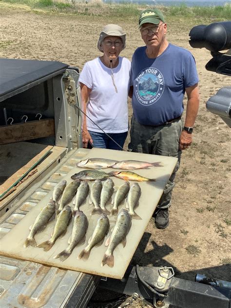 Walleye Fishing at Lake Thompson | Adams Guide Service | SD