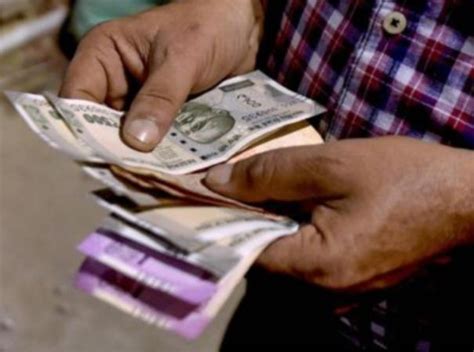 ஜூலை மாதம் பணவீக்கம் 6.7 சதவீதமாக குறைவு | Inflation eased to 6.7 ...