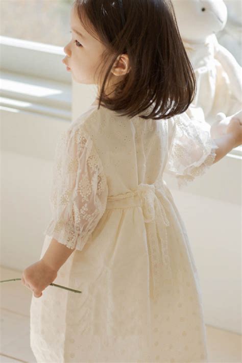 Váy Sunshine tay ren cao cấp – WOORI HOUSE