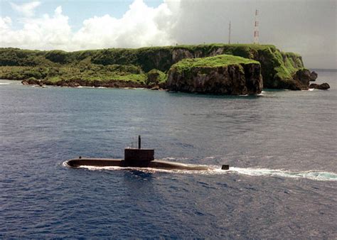 韩媒体称朝鲜部署可发射鱼雷新型半潜水艇(图)_新浪军事_新浪网