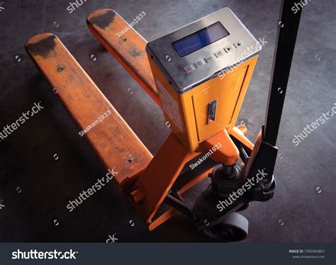 2,427 Industrial Weighing Machine Weights Images, Stock Photos & Vectors | Shutterstock - Floor Scale Lifts