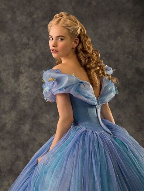Pin by Lucy on Cendrillon (2015) | Cinderella movie, Cinderella dresses ...