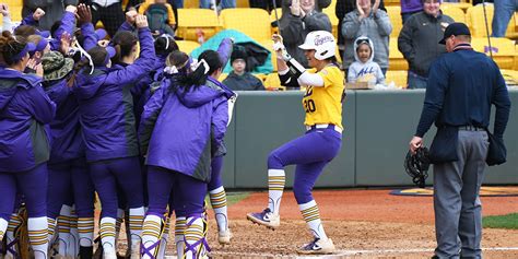 No. 8 LSU run-rules No. 16 South Carolina in Game 3 to win series