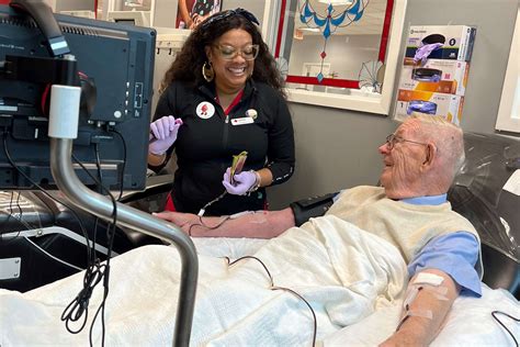 Al Whitney Inspires Blood Donors | News Article | Georgia Region