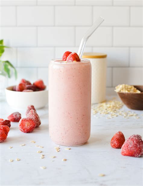 How to Add Raw Oats to Smoothies (with a recipe!) - Sip Sip Smoothie