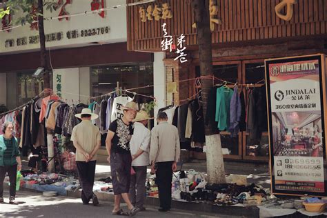 重庆最大旧货市场，董家溪跳蚤市场有什么宝贝？ - 知乎