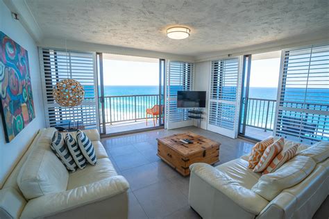 3 Bedroom Accommodation - Surfers Aquarius