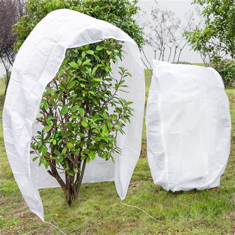Amazon.com : 2 Pcs Plant Covers Freeze Protection, Frost Cloth Plant ...