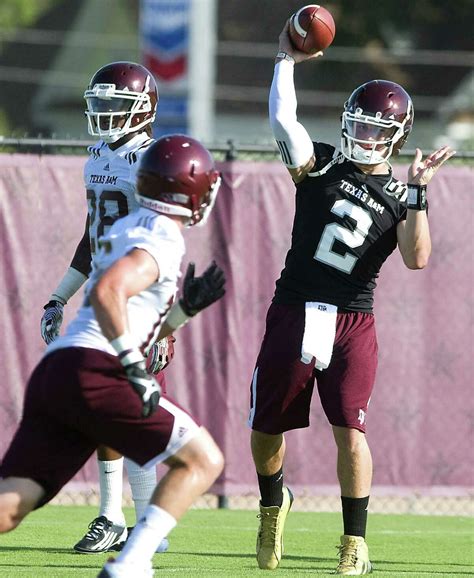 A&M QB Manziel shows mellow side at homecoming