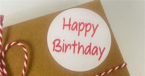 Happy Birthday Kırmızı Yazılı 4 Cm Yuvarlak Yapışkanlı Sticker Etiket ...