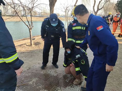 女孩疑似跳河轻生，出租车司机发现情况不对立即报警......_澎湃号·政务_澎湃新闻-The Paper