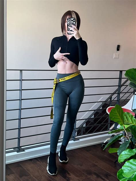 a little tummy never hurt nobody : r/PeachJars