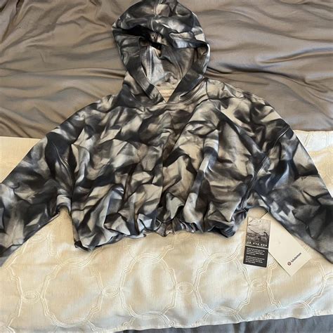 Lululemon Women's Black and White Sweatshirt | Depop